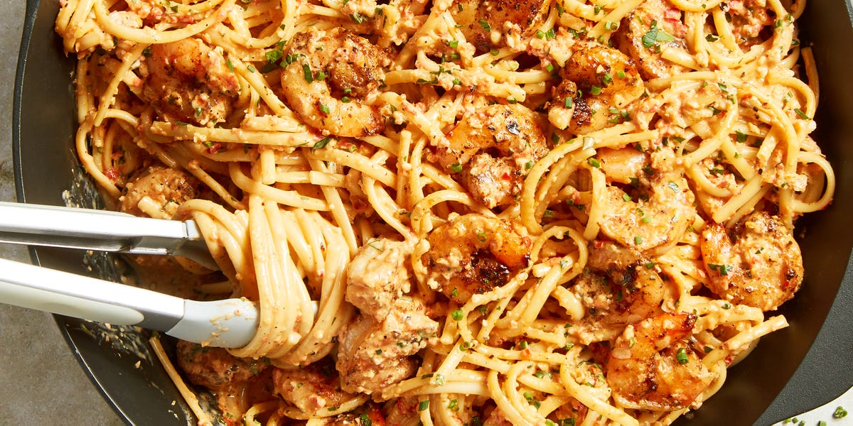 Family-Friendly Cajun Shrimp Pasta: Flavorful & Mildly Spiced